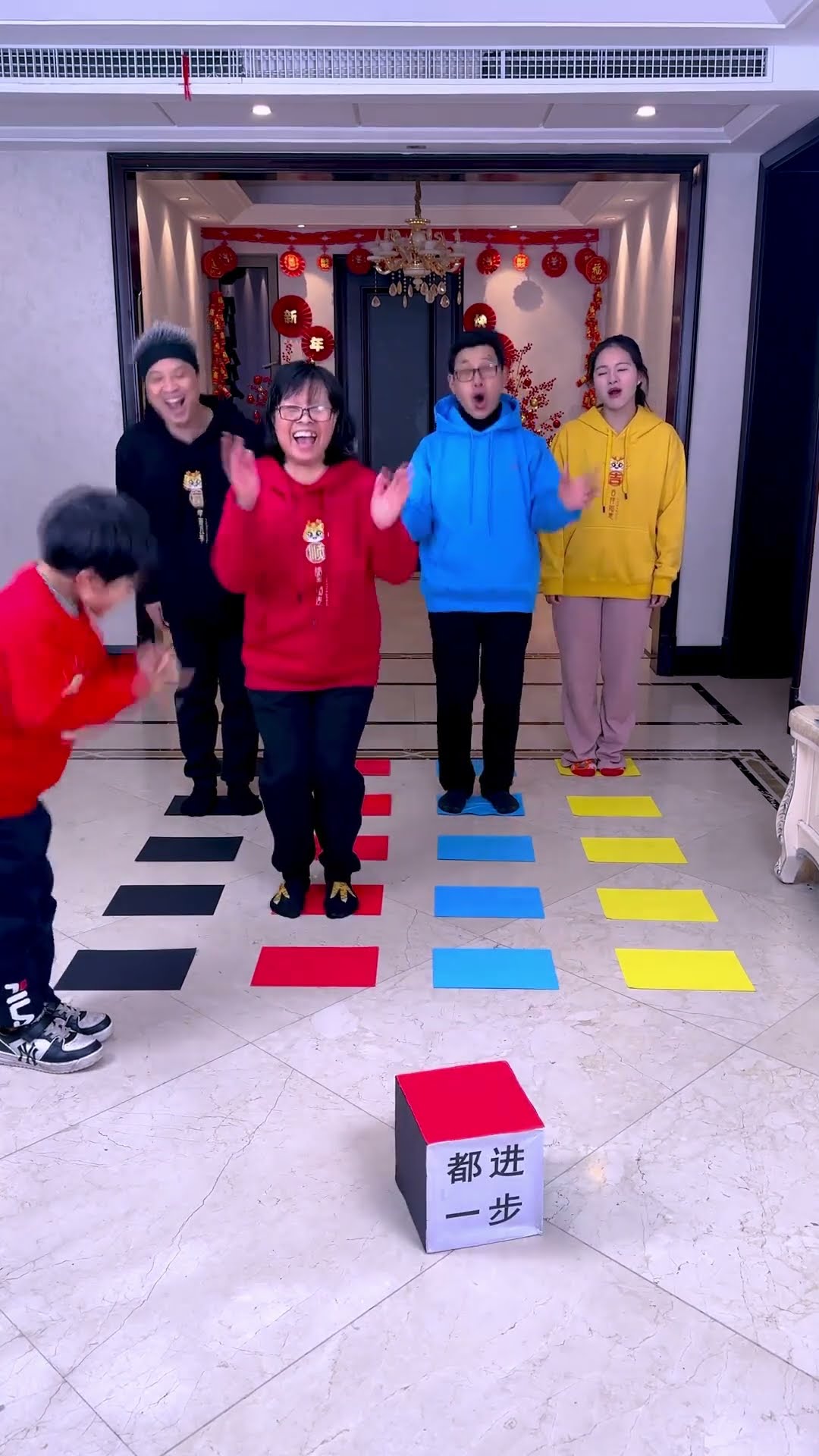 पासा आगे का खेल丨Roll The Dice To Advance The Game! Who Can Win 10,000 Dollars?#Funnyfamily#Partygame