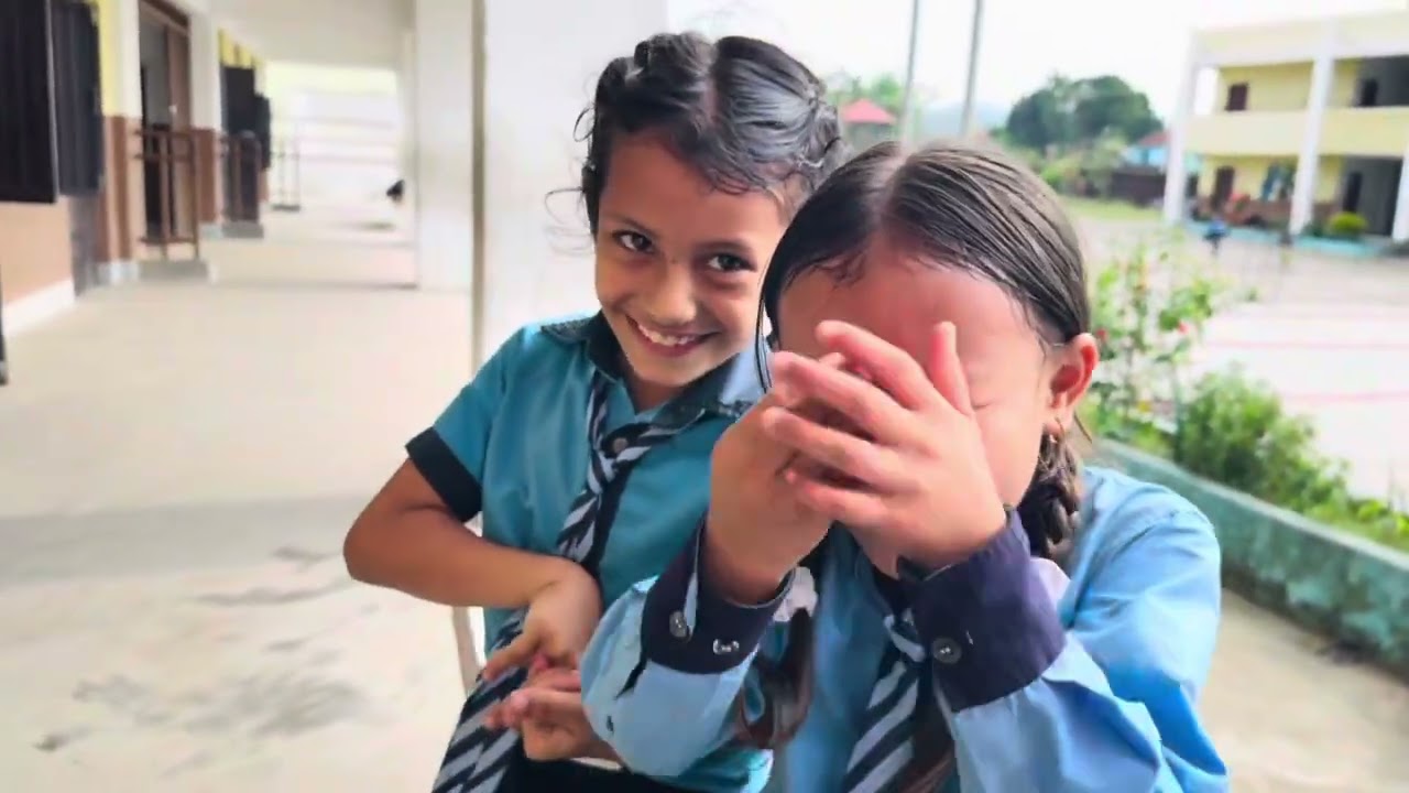 छाता भएको विद्यार्थी | ☂️🌂🤳