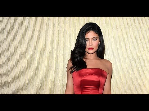 Kylie Jenner Hides Behind Bags as She Steps Out for First Time Since Jordyn Woods, Tristan Thompson