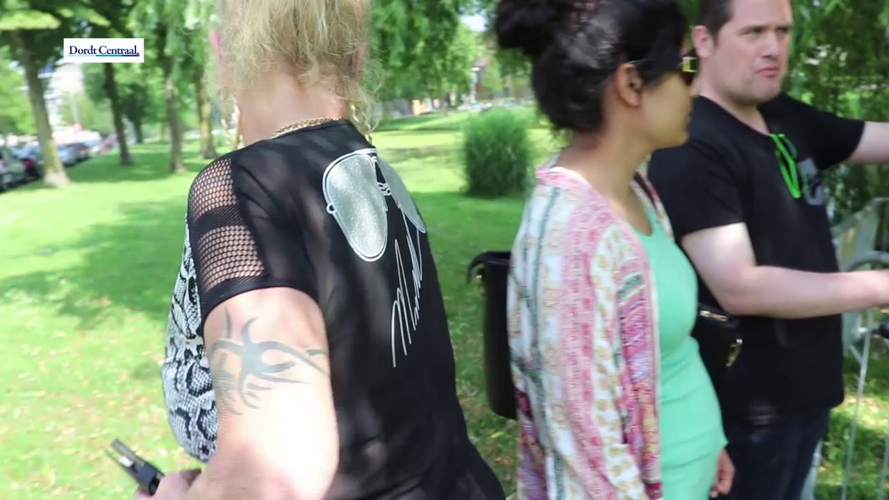 Zwanen aan de nassausingel  3 eieren weg !