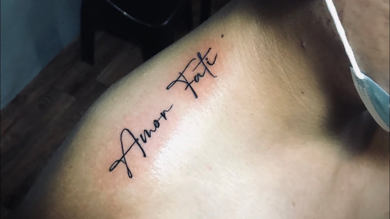 Tatuajes pequeños de cruz Tatuaje simple flor Tatuajes de amor