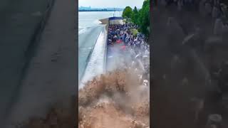 Jangan Sepelekan Ombak Laut shorts ombakmengamuk ombak