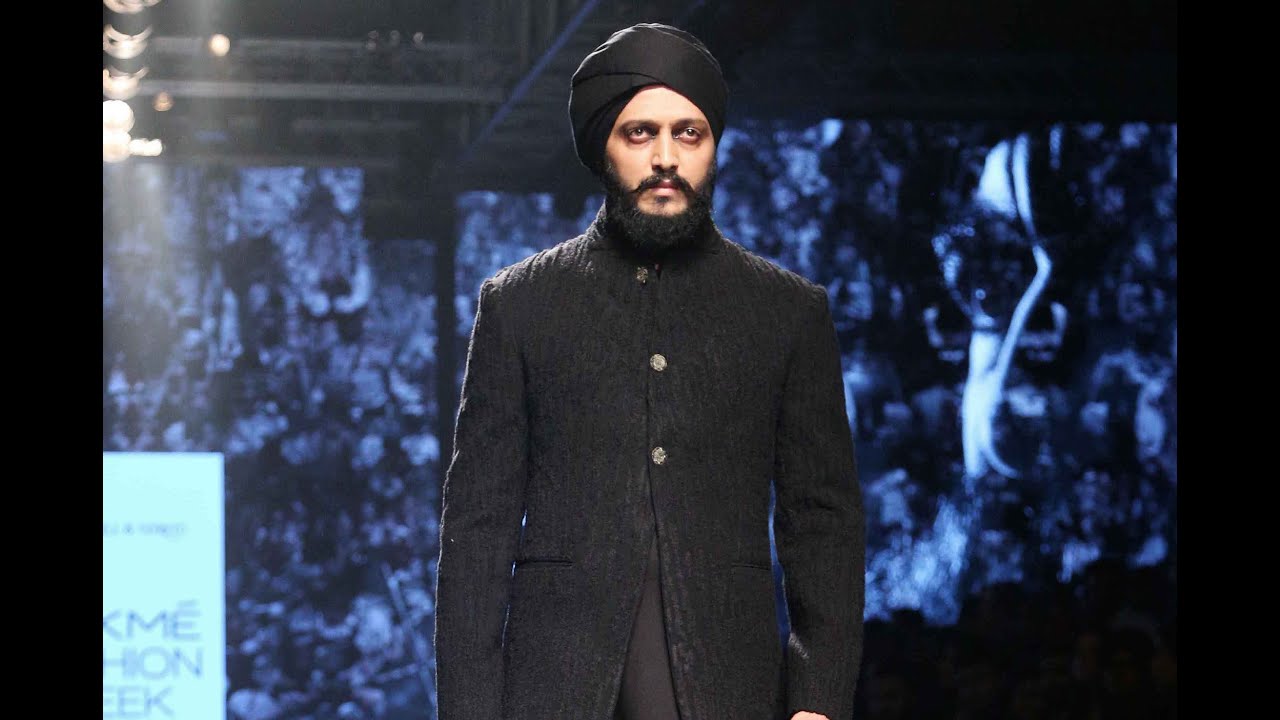 Riteish Deshmukh turn showstopper for designers Shantanu, Nikhil At Lakmé Fashion Week 2016