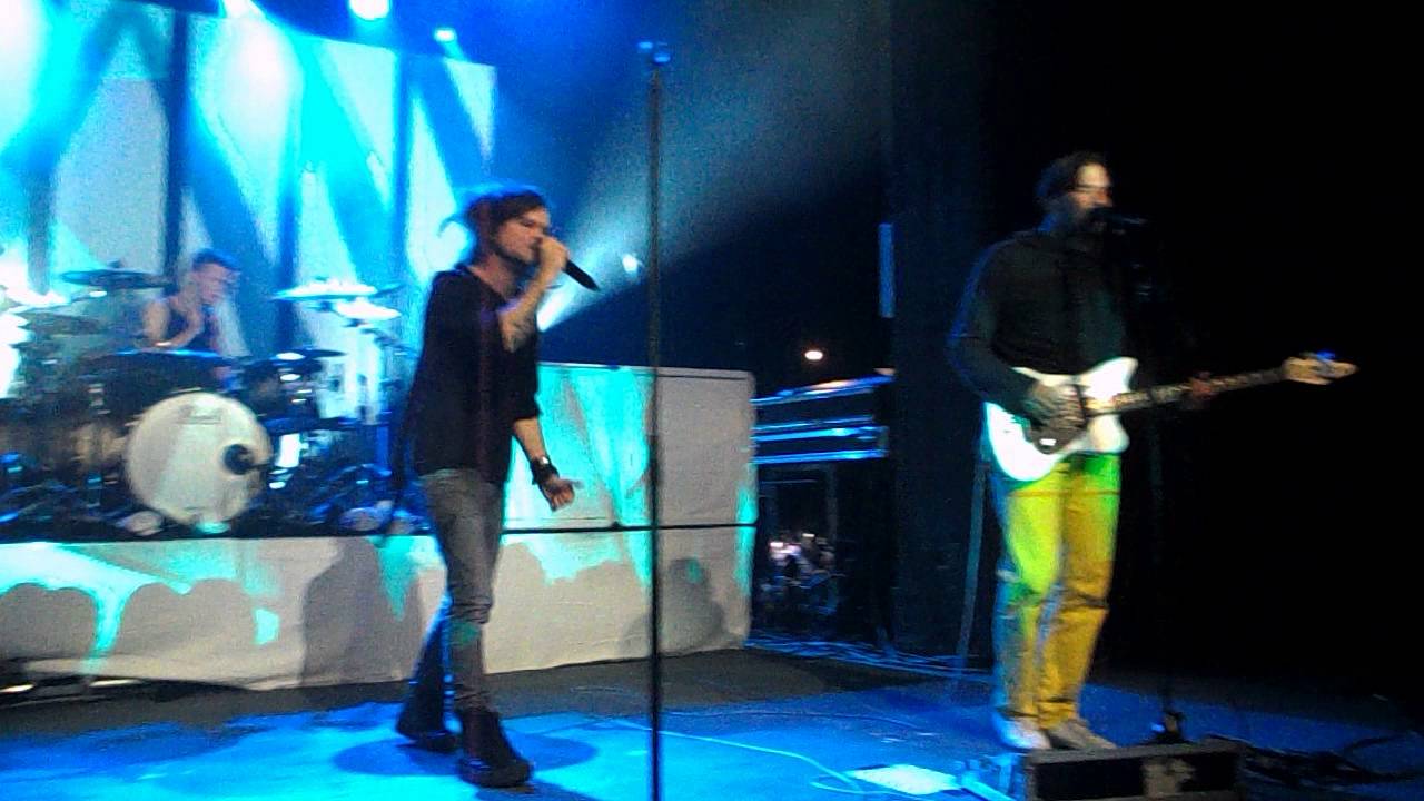The Rasmus - Intro + Livin' in a world without you - Marseille adlı videoyu YouTube'da izle The Rasmus - Intro + Livin' in a world without you - Marseille adlı videoyu YouTube'da izle