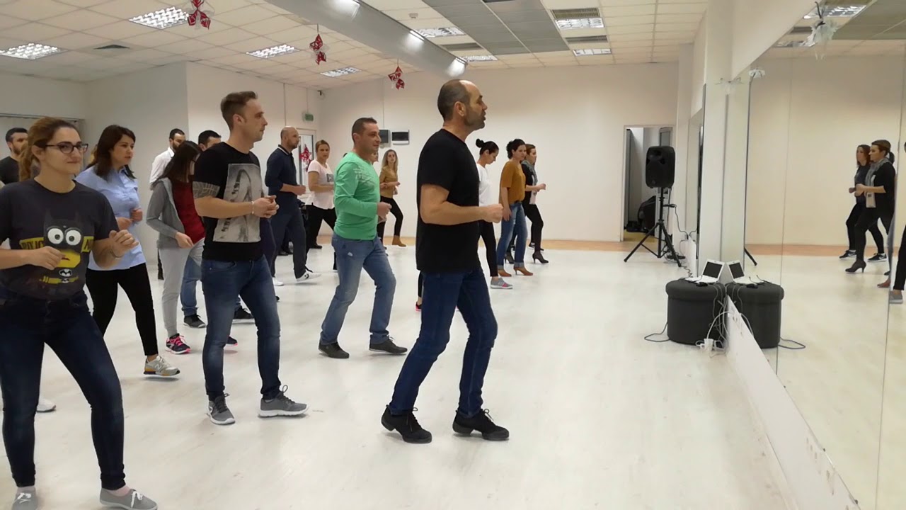 Pirueta dreapta fata salsa