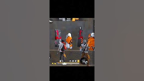 Free fire noob in training🤣🤣#shirts#shortfeed#free fire#youtube