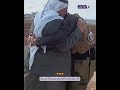 مشهد مؤثر للقاء شاب بأهله بعد تحرير بلدة تل حدية في ريف حلب 