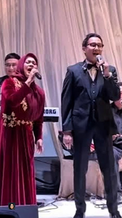 After 20 Years Apart, Aldi Bragi & Ikke Nurjanah Reunite to Duet for Their Daughter's Wedding Gift