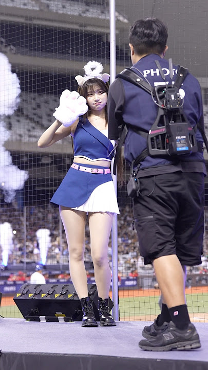 She couldn’t handle her own cuteness — shy Juju moment! 😳💖 #李珠珢#이주은 #leejueun #fubonangels