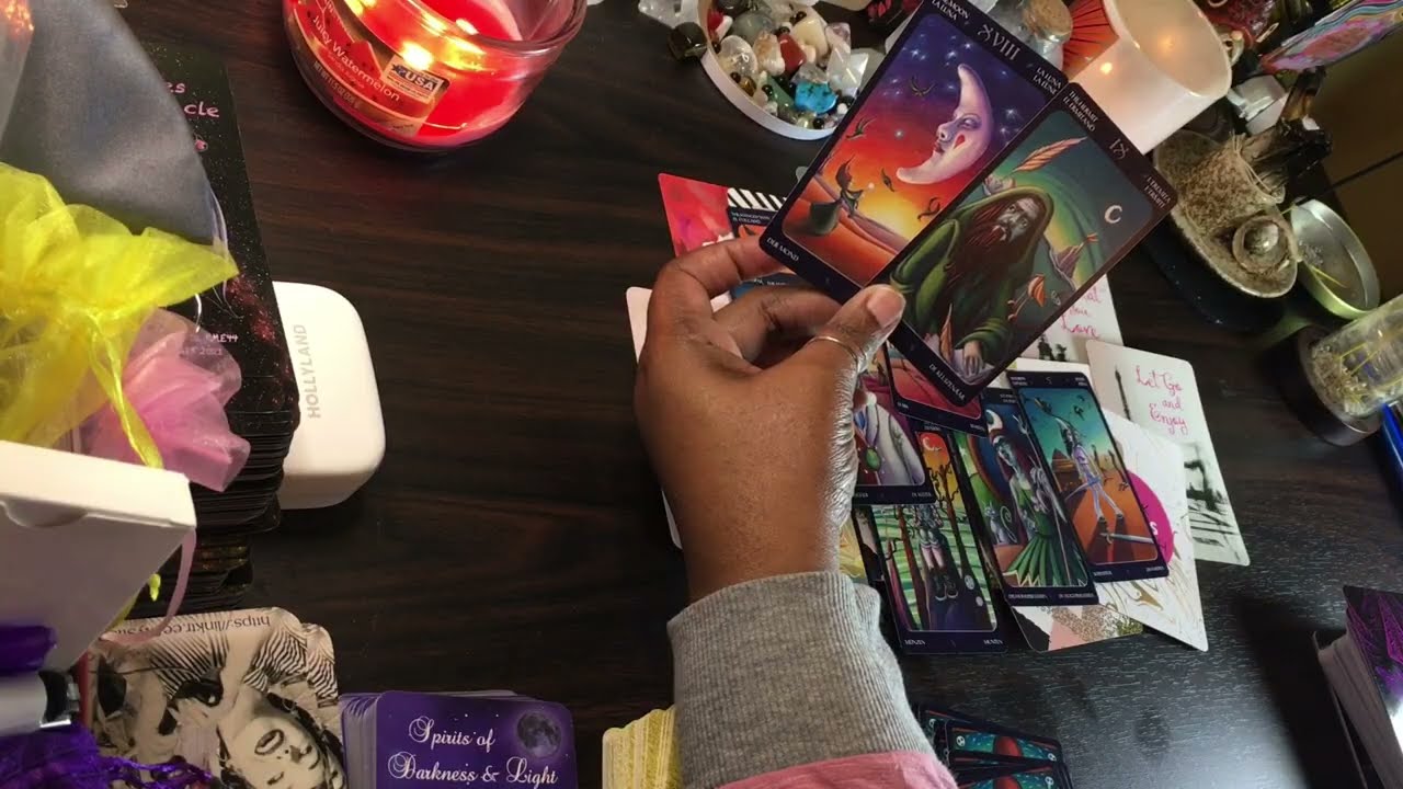 Выберите карту: послание, которое вы не видите 👀🫣