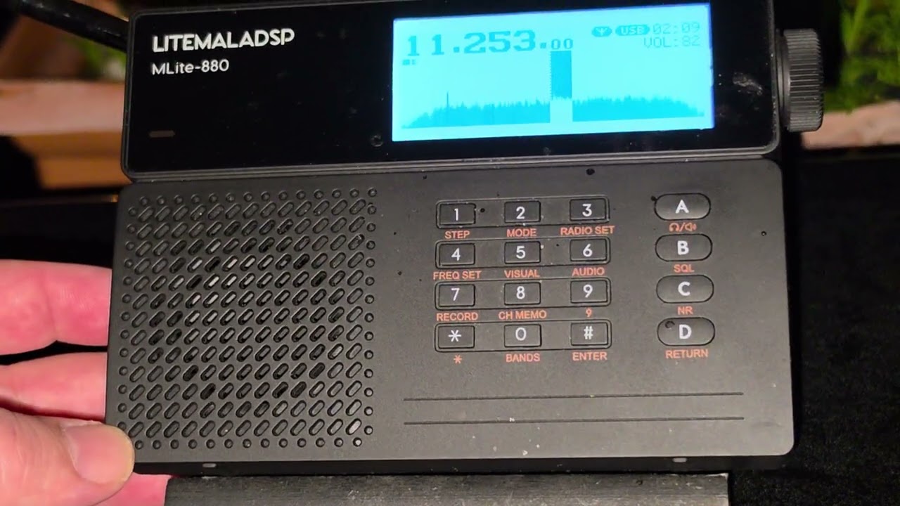 Military One Volmet UK Royal Air Force 11253 kHz USB received on Mlite 880 with Coupling on End fed 