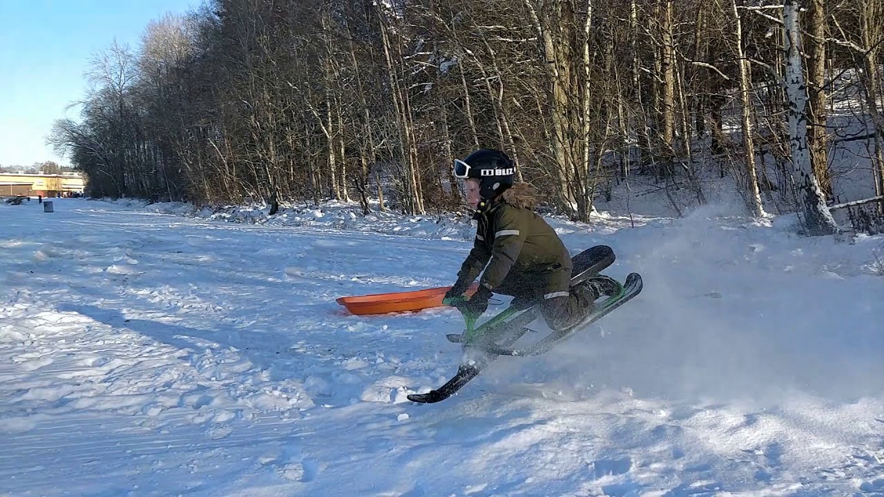 BattleBertil hoppar i stora hoppet med snowracern