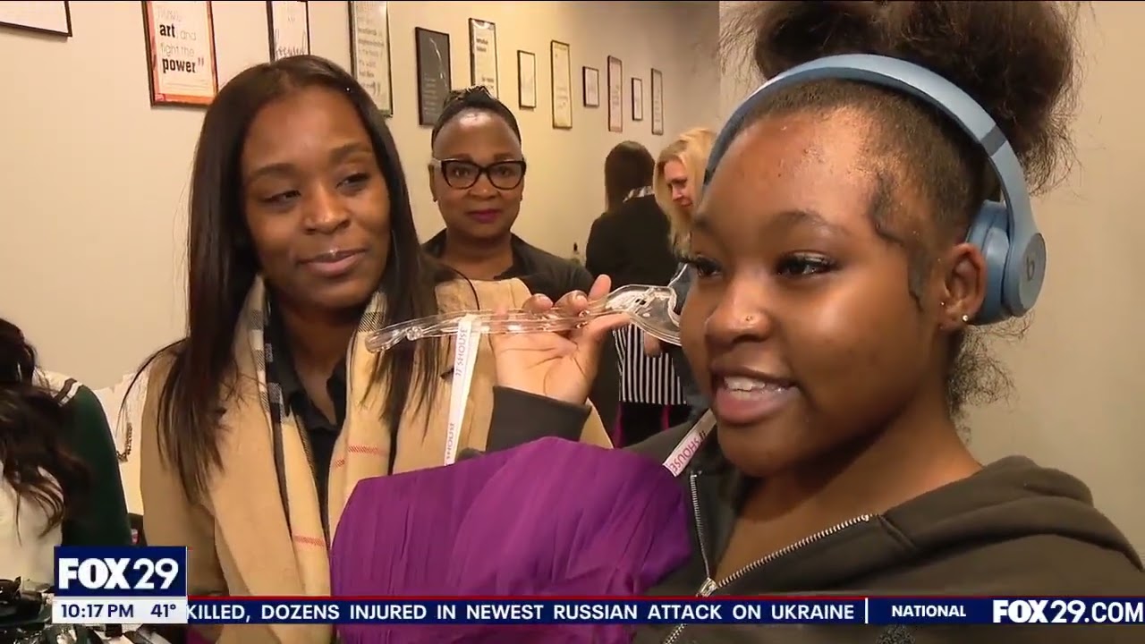 Former Eagles QB Ron Jaworski hosts Prom Dress Drive through his foundation in Germantown - FOX29