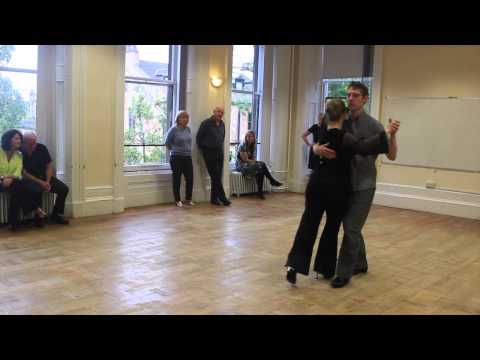 Video: Improvisatieles Geven In Argentijnse Tango