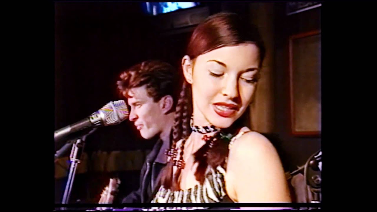 8 1/2 Souvenirs - Happy Feet