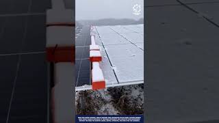 Automated Snow Clearing Machine for Restores solar output immediately after snowfall