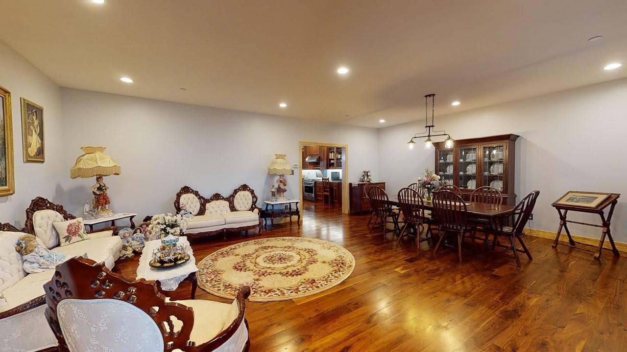 901 Crum Creek Road, Springfield, PA Presented by Janice Goldhorn