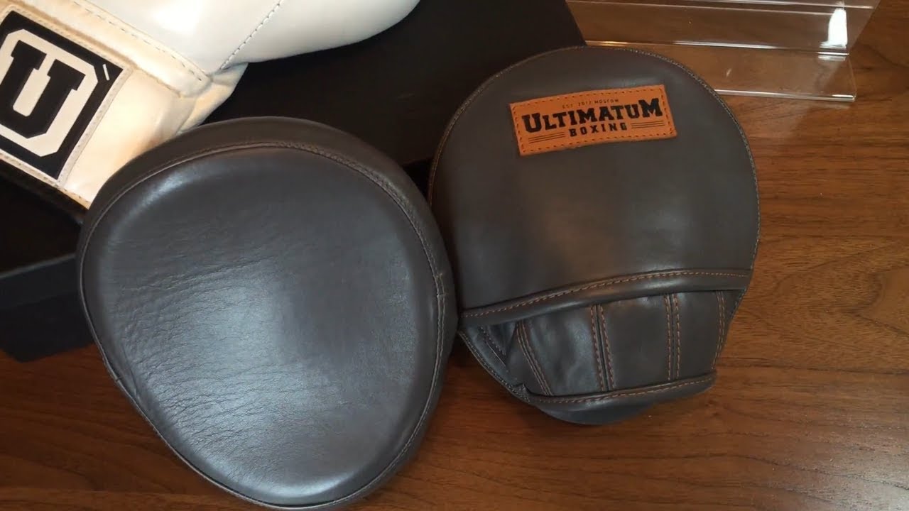 Tactic boxing. Тактические лапы Ultimatum Boxing. Ультиматум лапы боксерские релоад. Reyvel тактические лапы. Ultimatum Boxing мешок кожа.