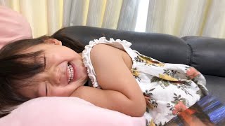 おでかけ前にくすぐってみた！【親子タイム】