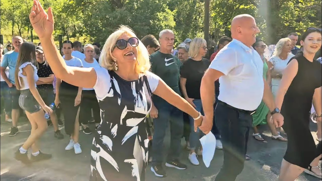 🔴 General Refa s lijepom Adilom kolo vodi - Jabuka kod Foče - Amko Bend - Bosanski teferič