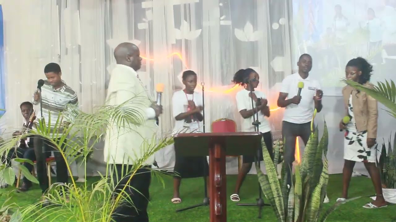 SUNDAY PRAISING SESSION WITH PR NSUBUGA RONNIE