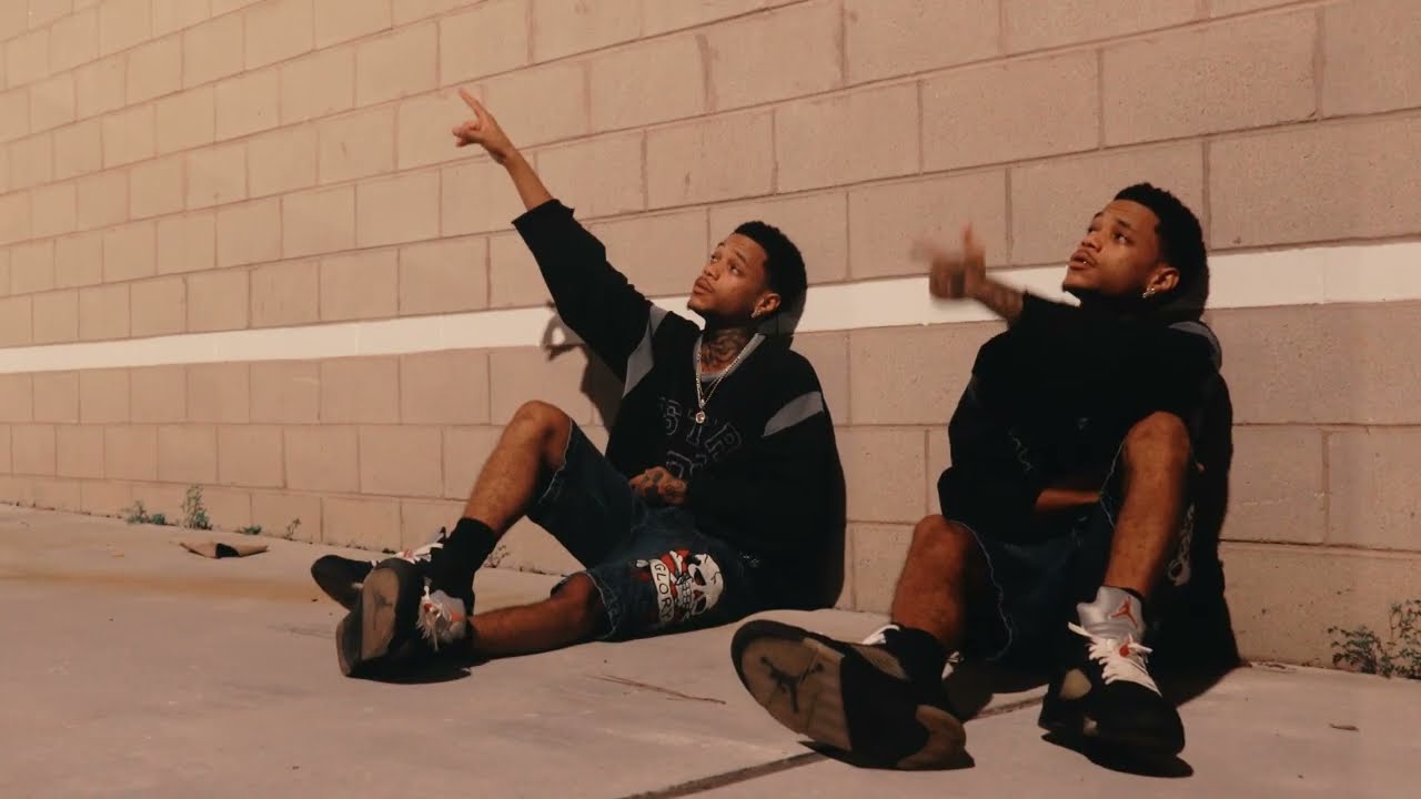 kiloz - Sweater Weather (Video) (@1kiloz)