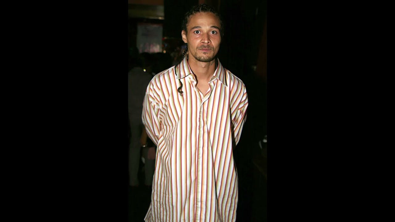 Bizzy Bone - I Understand (Family Tree Remix) bekijken op YouTube Bizzy Bone - I Understand (Family Tree Remix) bekijken op YouTube