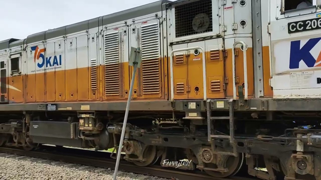 KERETA WISATA JAKA LALANA AKAN LEWATI TEROWONGAN TERTUA DI INDONESIA ?