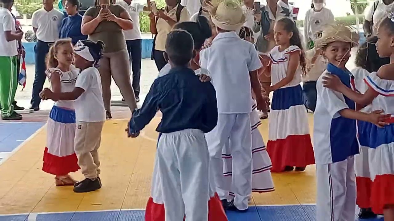 Mi  Patria bailando