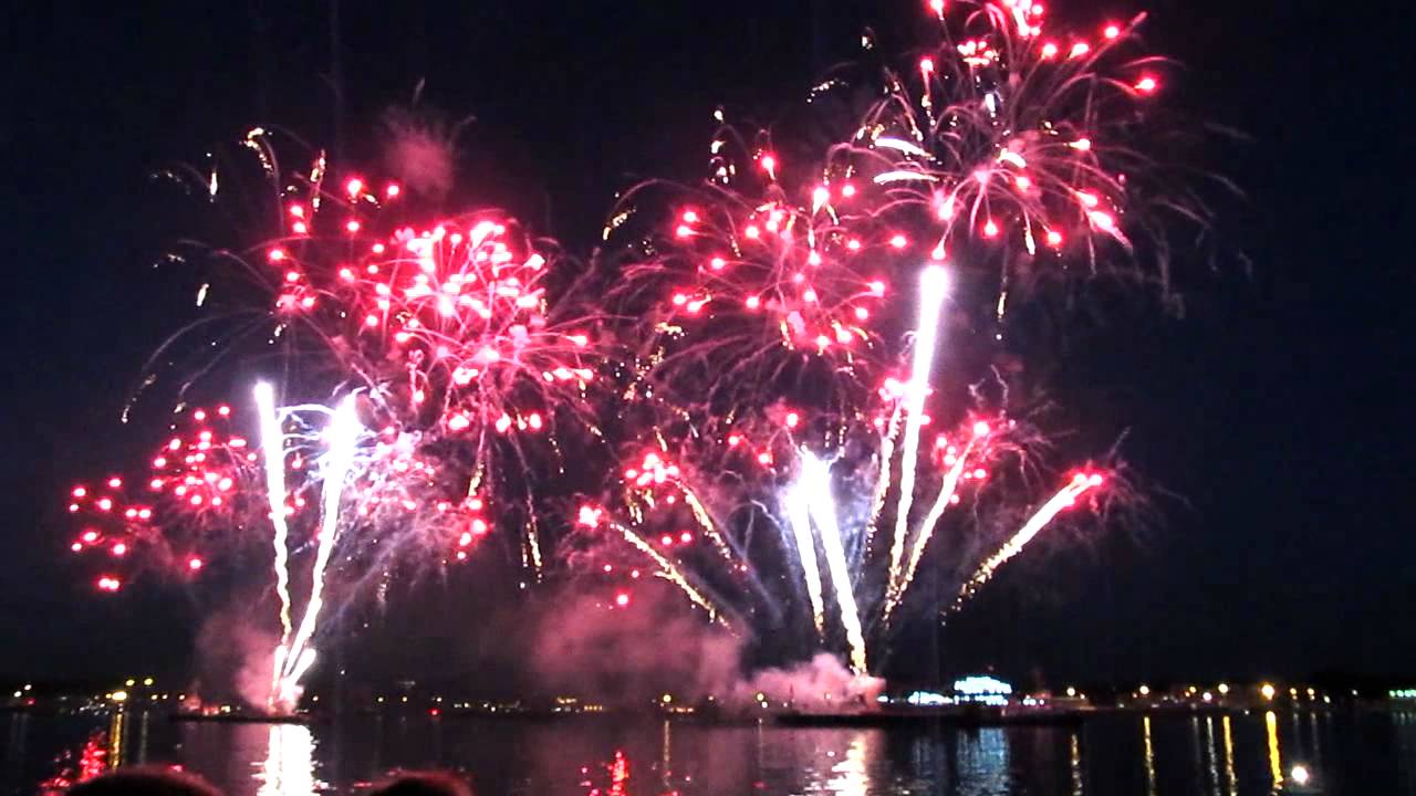 Kieler Woche 2011 Fackelschwimmer & Feuerwerk