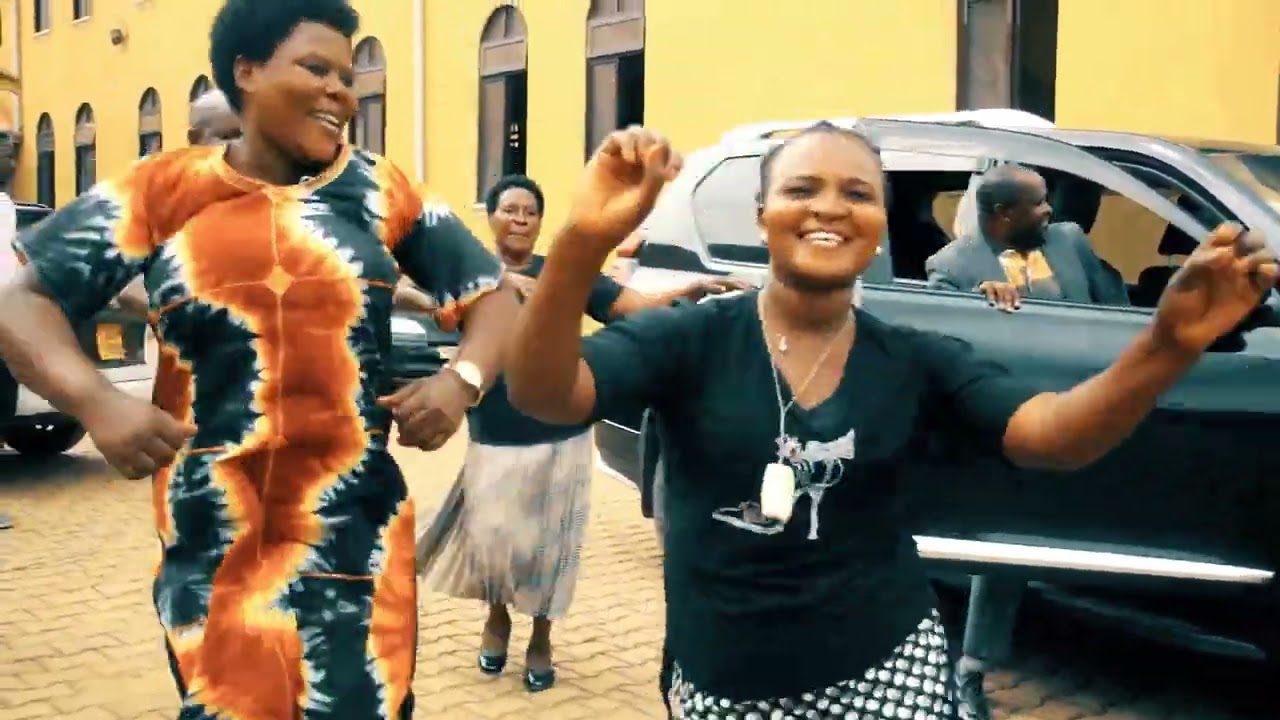 TINDIIJA KUGUMA NKOKUNDI BY LADY SARAH (Lady Sarah Rukungiri Official video)