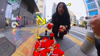 Giving gifts to strangers in korea