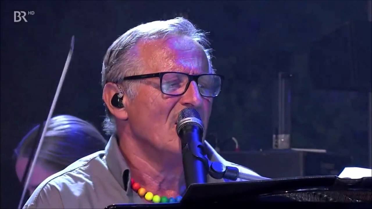 Watch Konstantin Wecker - Empört Euch - Songs an einem Sommerabend 2015 - Respotted HD on YouTube Watch Konstantin Wecker - Empört Euch - Songs an einem Sommerabend 2015 - Respotted HD on YouTube