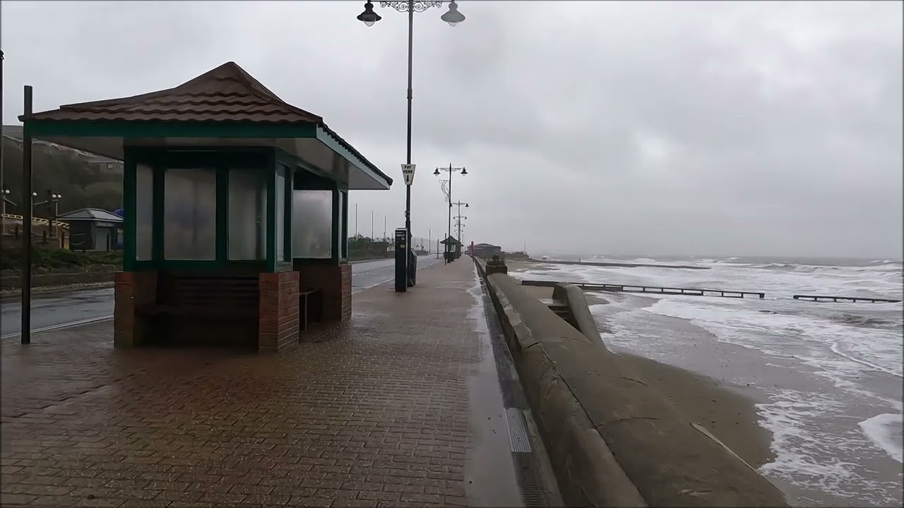 Virtual Walk - Shanklin Seafront & Small Hope Beach In 50mph Winds - Isle Of Wight | kittikoko 