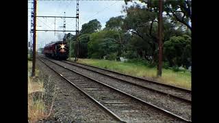 2004-11-07 - K190 passes through Mentone (Warrigal Rd/Como Parade) - Approx 11am on Shuttles