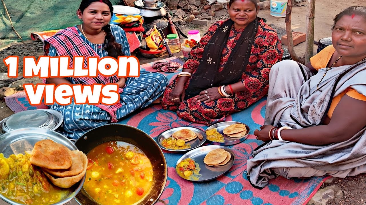 Village Puri And Aalu Sabji Eating Video | Puri Sabji Eating Video | Desi Style Eating Video 