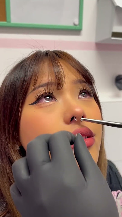 Septum nose piercing for this beauty ⚡️ Don’t try this at home! #septum #nosepiercing