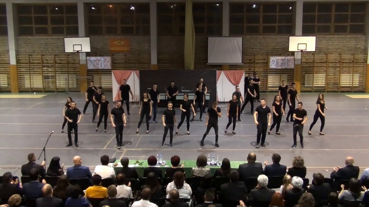 Szalagavató 2017   A 12 F osztály műsora