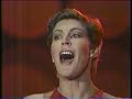 HELEN REDDY - LIVE PERFORMANCE OF I AM WOMAN FROM 1981