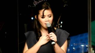 21/11/2010 Sharon Lee Mini-Concert (電燈膽)