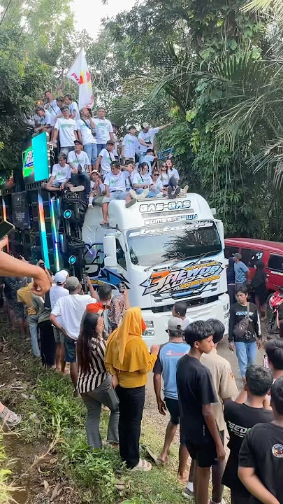 Sound horeg naik truk besar GIGATRON Brewog audio