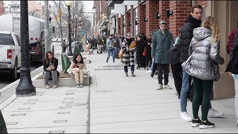 Service Canada lineups are stretching for days and it