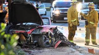 MUERE PAUL WALKER ACTOR DE RAPIDO Y FURIOSO SE ESTRELLA EN SU PORSCHE