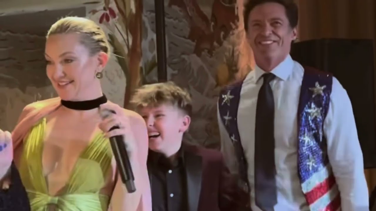 Кейт Хадсон и Хью Джекман представляют фильм «Song Sung Blue», посвященный памяти Нила Даймонда.