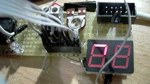 atmega8 bascom avr  i siedmiosegmentowy  wyświetlacz (początki)