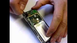 Zune HD Repair   Removing the Motherboard and Battery Waterdamage