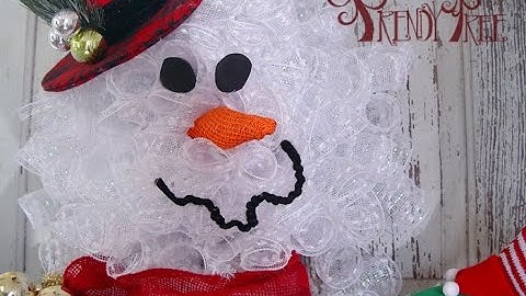 Snowman Wreath Tutorial by Trendy Tree