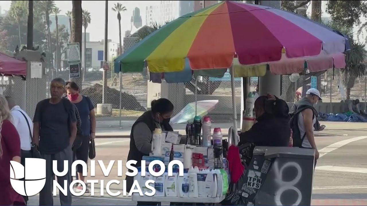 Vendedores ambulantes de Los Ángeles, a la espera de medidas que faciliten obtener sus permisos