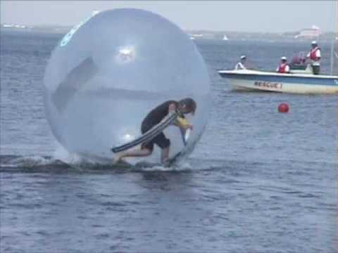 ウォーターボール De 水上歩行 競技大会 On びわこ 08 Waterball Youtube