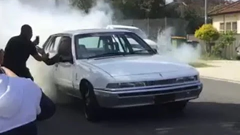 Holden VL Calais does Massive Burnout at Wedding